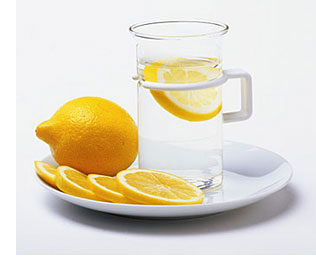 Минеральная вода с лимоном