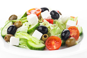 Греческий салат с помидорами черри