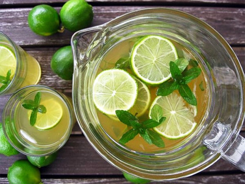 Домашний лимонад поможет пить достаточно воды