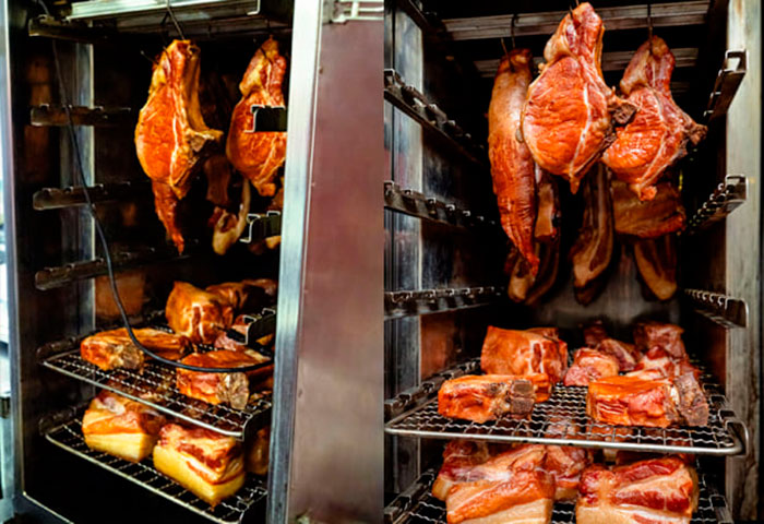 Горячее копчение на кухне: как появляется тот самый вкус, ради которого люди возвращаются