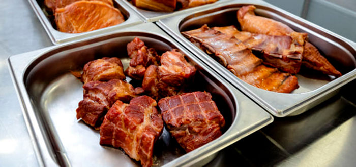 Горячее копчение на кухне: как появляется тот самый вкус, ради которого люди возвращаются