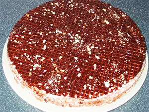 Вафельный торт из готовых коржей с шоколадной глазурью