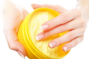 Чтобы кожа ваших рук была здоровой не только снаружи, но и внутри, держите её всегда в идеальной чистоте