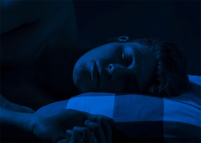 Важность полной темноты для качественного сна
