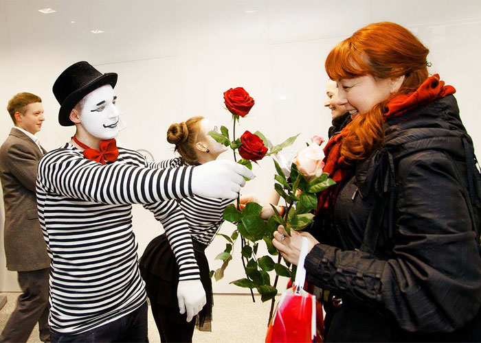 Необычные идеи офисного празднования 8 марта