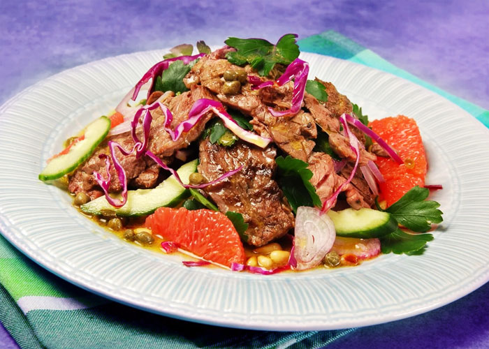 Салат с апельсинами и телячьим языком