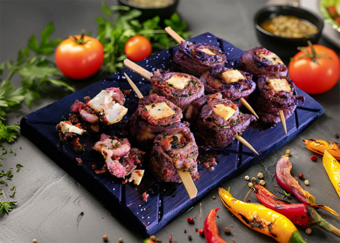 Говядина с вялеными помидорами и адыгейским сыром