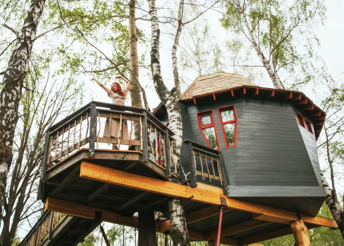 5 необычных отелей в виде домика на дереве