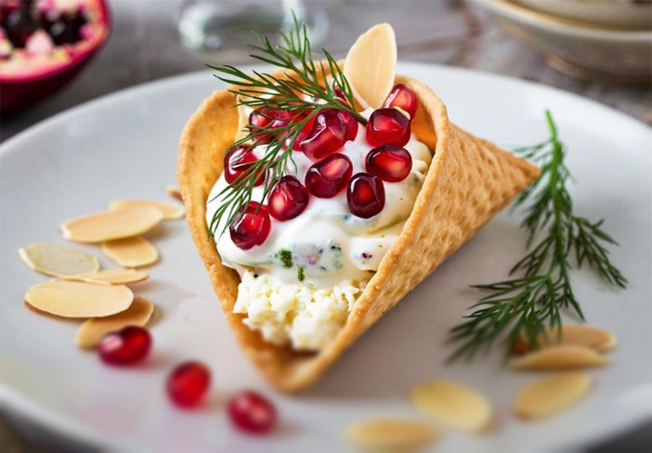 Новогодние закуски и салаты в год Огненной Лошади (2026)