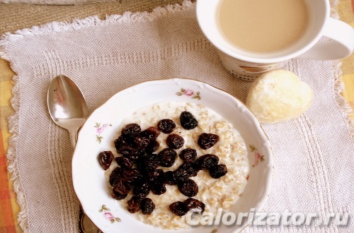 Овсянка с изюмом