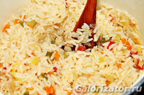 Рис с морепродуктами и овощами на сковороде: рецепт за 6 шагов