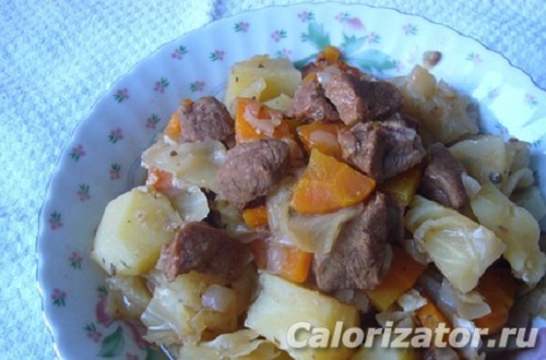 Жаркое из свинины и говядины с овощами и картофелем
