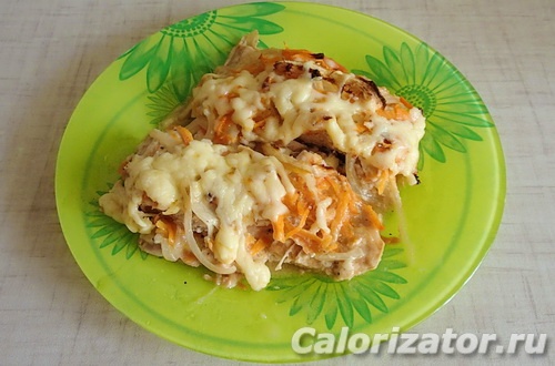 Горбуша в духовке с морковкой и луком под сыром - рецепт запеченной рыбы под маринадом