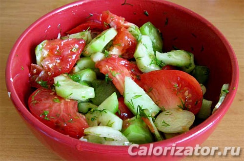 сколько калорий в салате с помидорами и огурцами