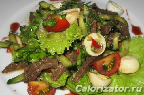 Салат с телятиной в чесночно-оливковой заправке