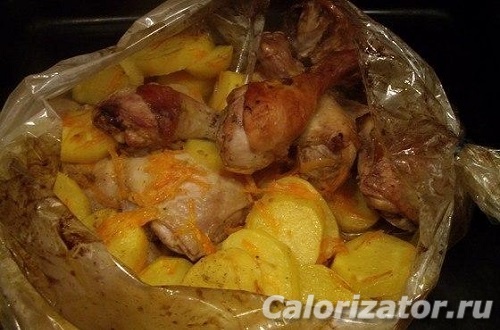 Как приготовить куриные окорочка с молодой картошкой в духовке