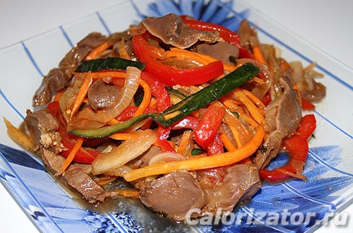 Салат из куриных желудков и корейской моркови
