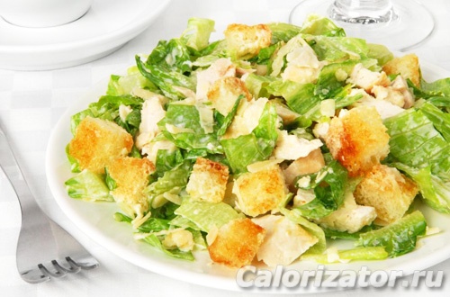 калории салат цезарь с курицей