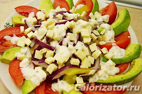 Салат Аппетитный с овощами и творогом
