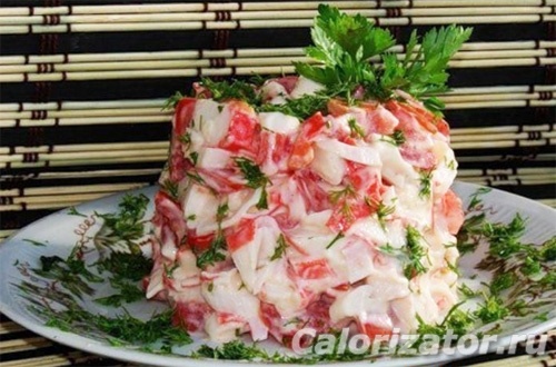 Салат крабовый с варёной грудкой Салат крабовый с варёной грудкой