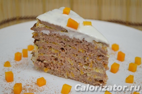 Печёночный торт-салат с луком и морковью слоями