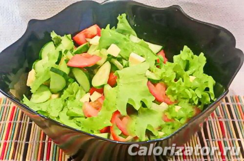 Витаминный салат из сырых овощей