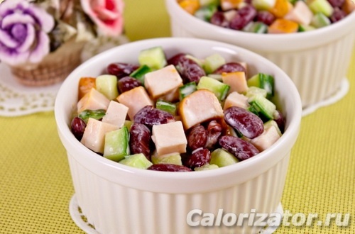 Салат с фасолью и копченой грудкой Салат с фасолью и копченой грудкой