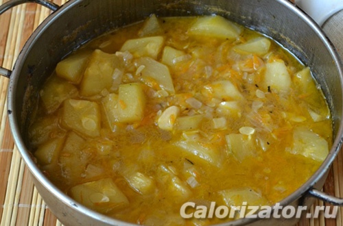 Суп из кабачков, капусты и картофеля