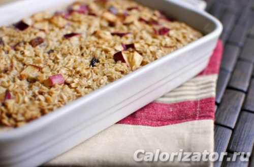 Овсяная молочная каша запеченная с яблоком