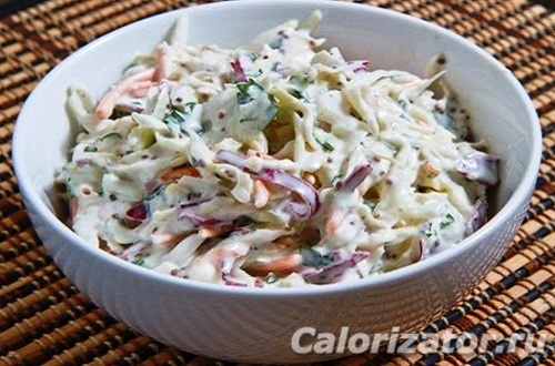 Салат Весенний из капусты, лука, яблока и огурца Салат Весенний из капусты, лука, яблока и огурца