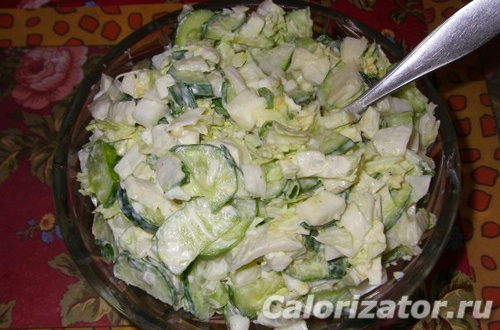 Салат из пекинской капусты с огурцом – кулинарный рецепт