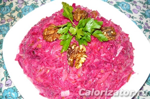 Салат из свеклы с чесноком и грецким орехом — рецепт с фото пошагово