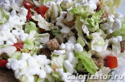 Овощной салат с творогом домашним