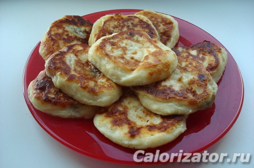 Нежные сырники с изюмом Нежные сырники с изюмом