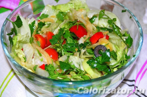 Салат овощной с пекинской капустой
