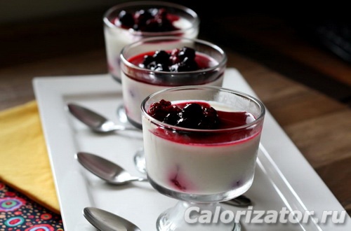 Манный мусс с вишневым вареньем