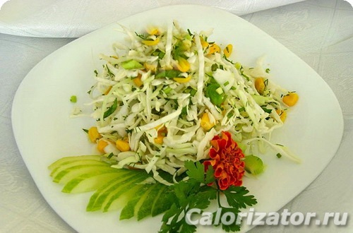 Салат из пекинской капусты с кукурузой, колбасой и перцем