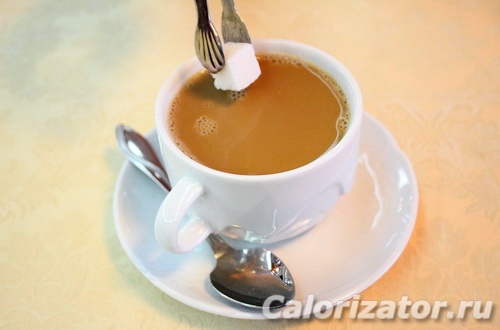 Кофе со сливками и сахаром