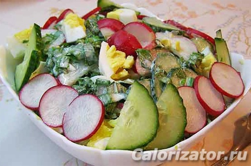 Салат с черемшой и шпинатом