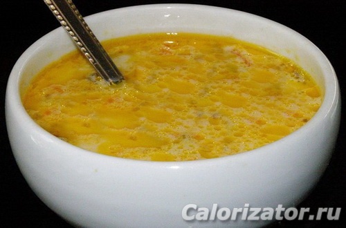 Суп-лапша по-домашнему со свининой и плавленым сыром