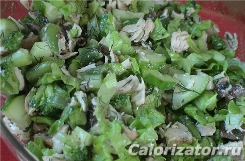 Салат зеленый с куриной грудкой