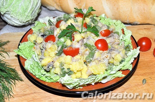 Салат с копчёной скумбрией и картофелем