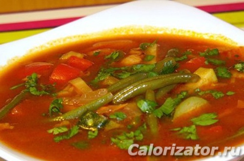 Фасолевый суп с томатом и луком-пореем