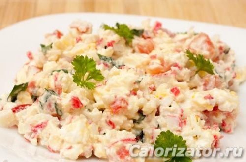 Салат с крабовыми палочками и помидором - калорийность, состав, описание - irhidey.ru