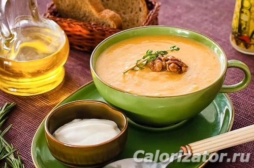 Тыквенный суп с орехами в мультиварке