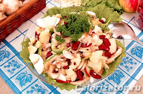 Овощной салат с шампиньонами