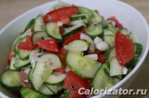 Салат летний овощной с маслом Салат летний овощной с маслом