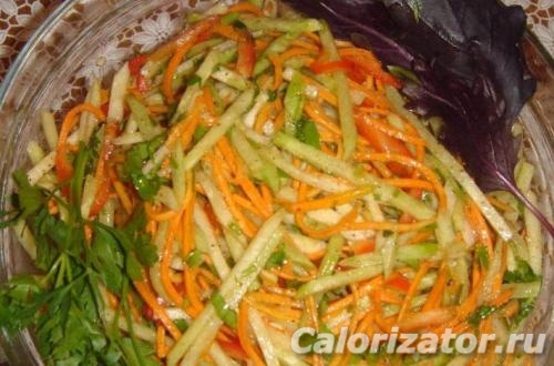 Салат из дайкона, моркови и болгарского перца