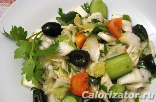 Салат с пекинской капустой и курицей Салат с пекинской капустой и курицей