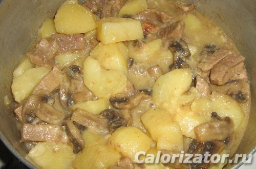 Как приготовить рецепт Картошка с грибами и мясом в мультиварке